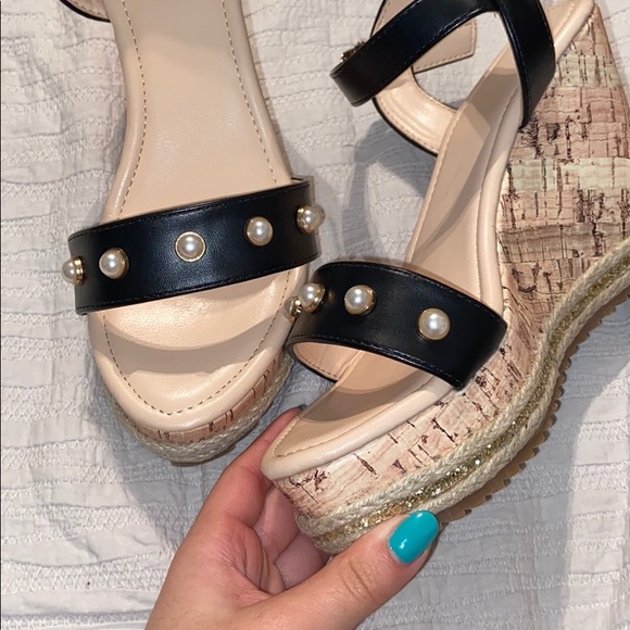 Stylish Wedges - Picture 4 of 4